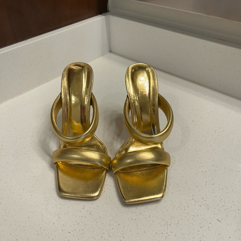 Elegant Gold Women's Heels
